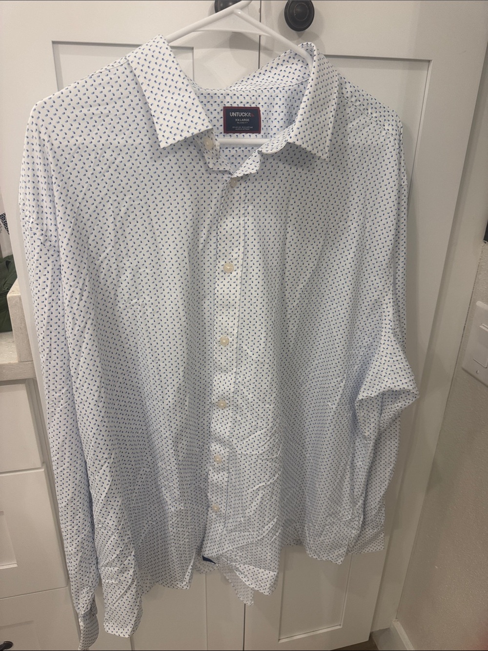 UNTUCKit Men’s XXL Relaxed Fit Light White Dress Shirt with Blue Micro Pattern